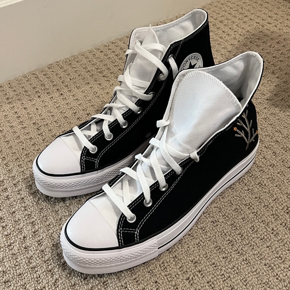 Converse Customs - Picture 2 of 9
